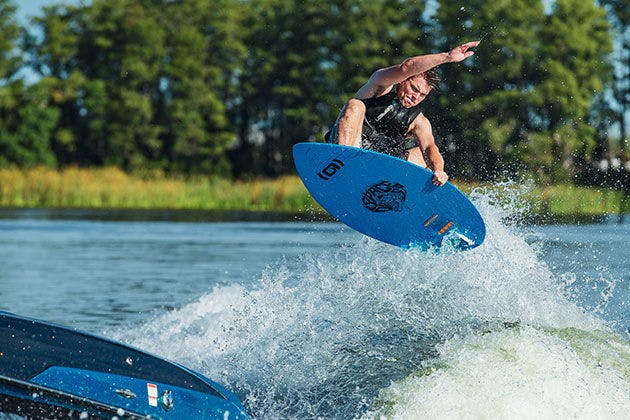 Wakeboard / wakesurf hopp